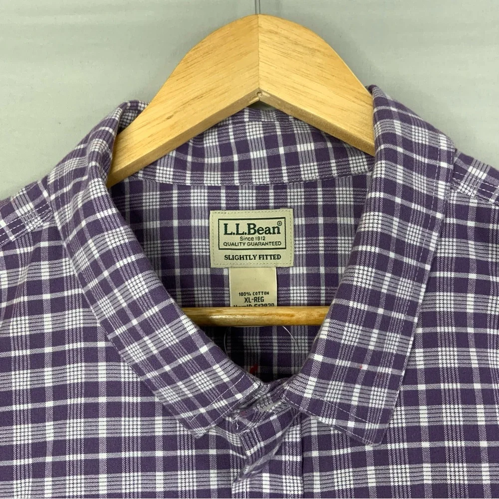 L.L. Bean Men's Purple Checkered Slightly Fitted Button Down Shirt. Size XL-Reg.